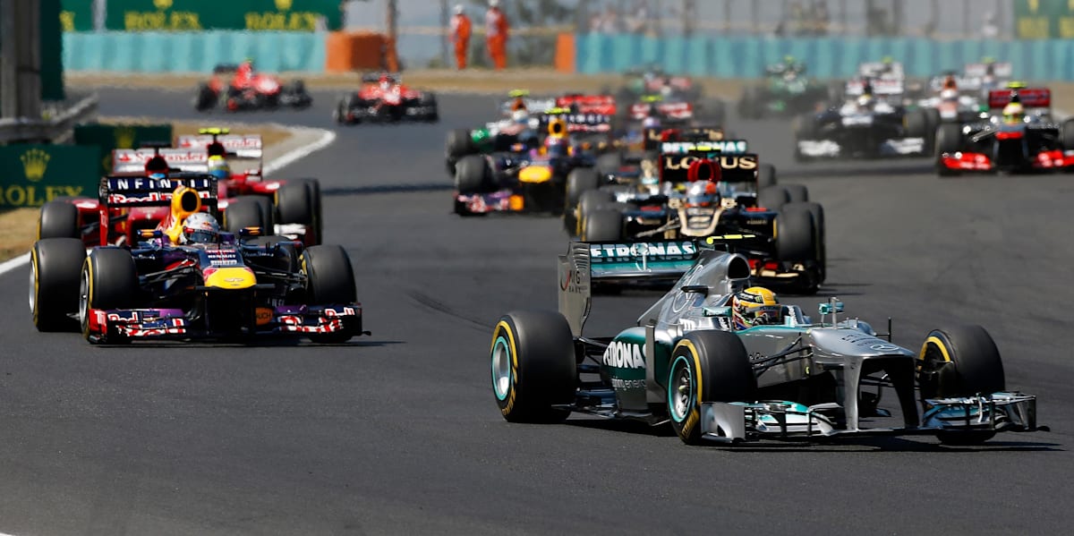 Hamilton powers to dominant win in Hungary