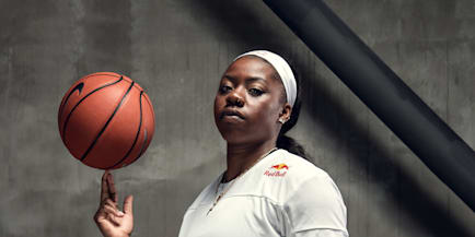 Arike Ogunbowale Mendengarkan Saran Pelatih, Mendominasi Babak Kedua untuk Membawa Dallas Wings Menang