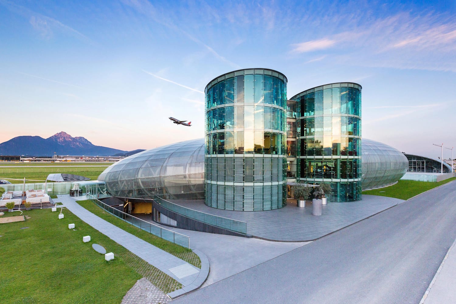 Hangar-7: Salzburg Airport – image gallery and infop