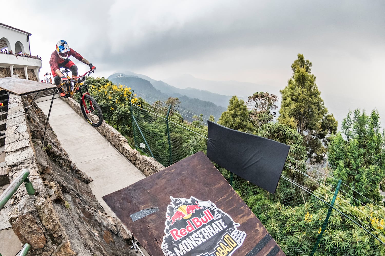 Urban downhill mountain bike racing Get the insights