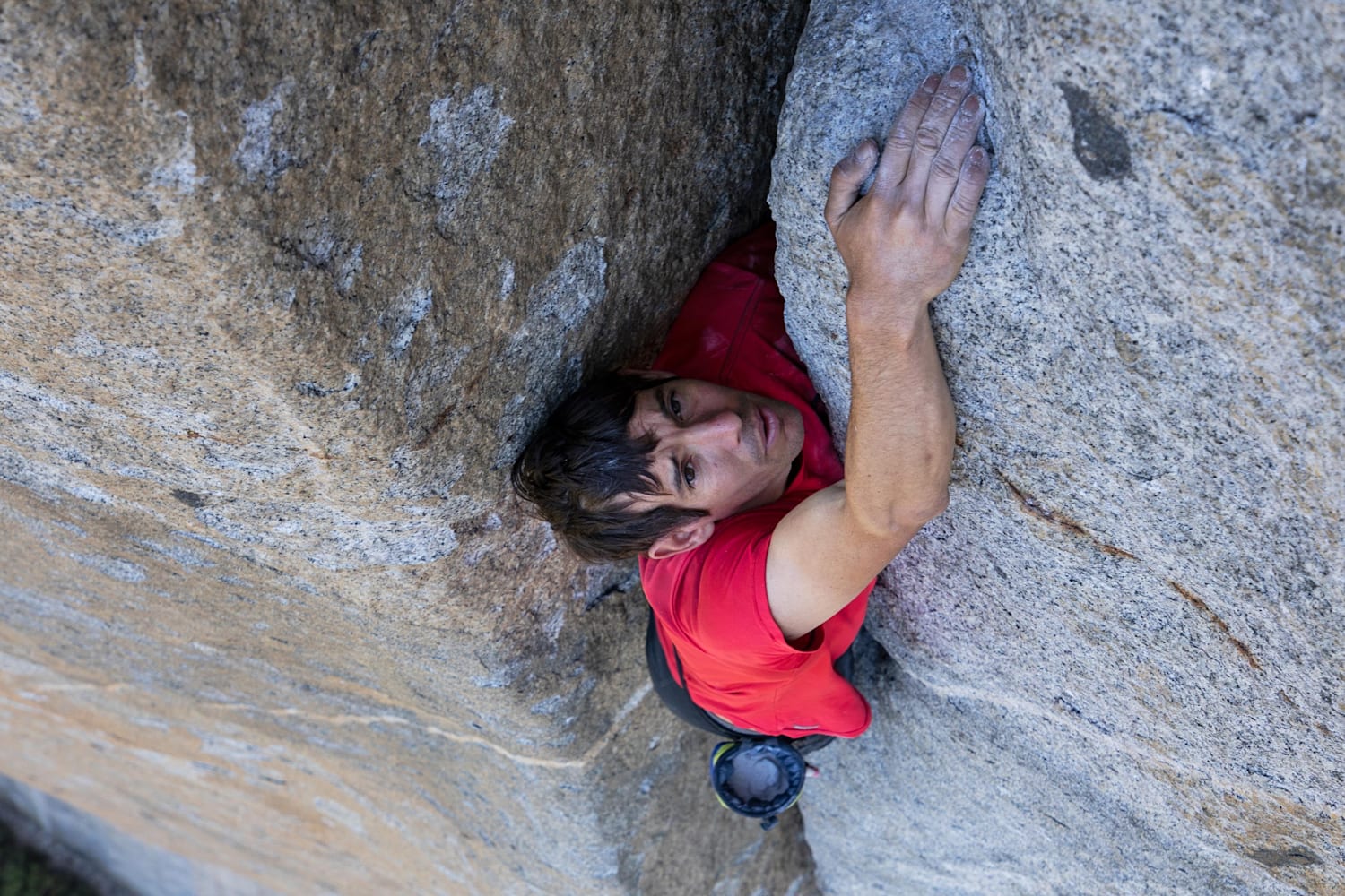 Alex Honnold gravit El Capitan dans le film Free Solo
