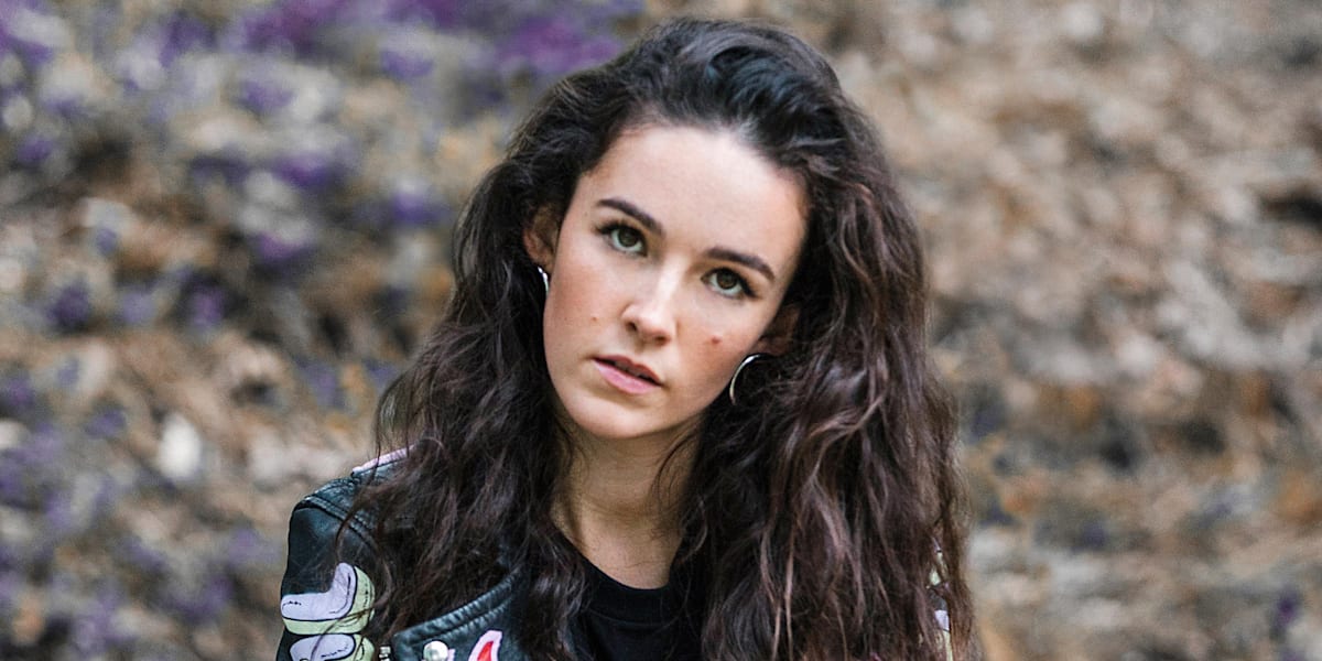 Robinson: The rise of the singer songwriter Robinson: The rise of the singer songwriter