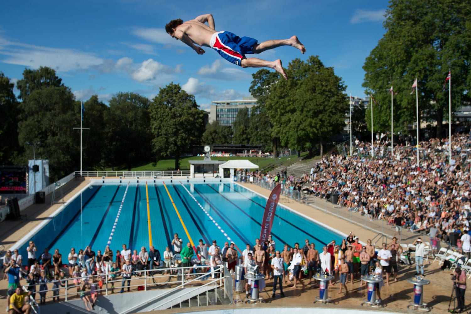 Belly Flop World Championships Watch the **video**
