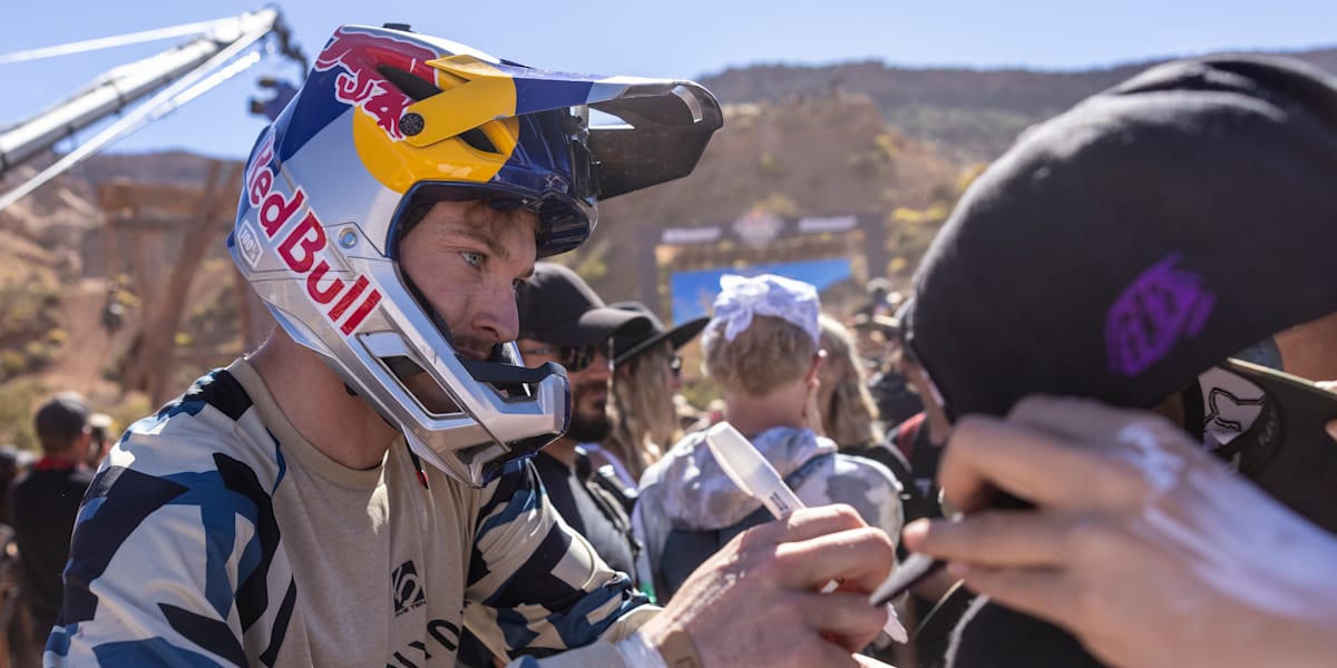 Red bull rampage best sale helmet