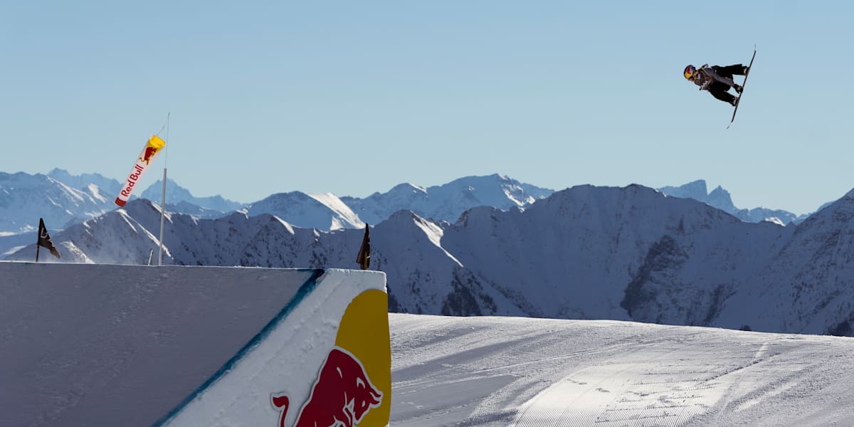 Laax Open 2024 Snowboard Slopestyle / The Bomb Hole