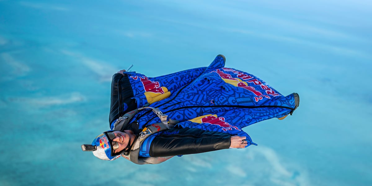 What is a wingsuit and how does wingsuit flying work?