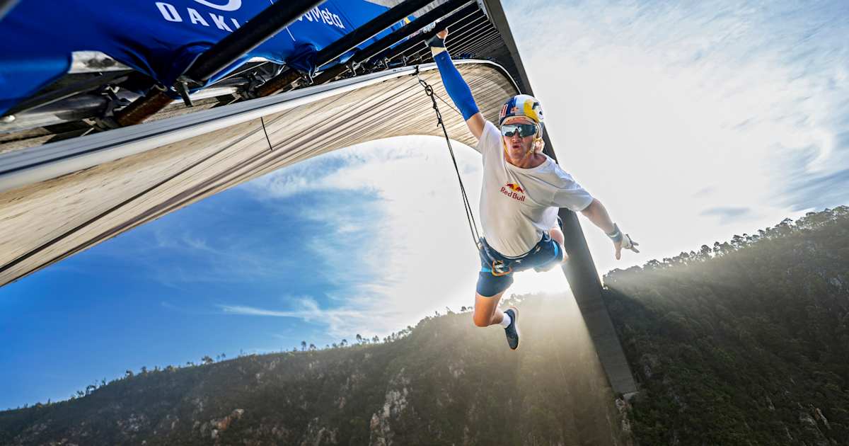 Thomas van Tonder’s 600-monkey-bar Bloukrans Bridge crossing