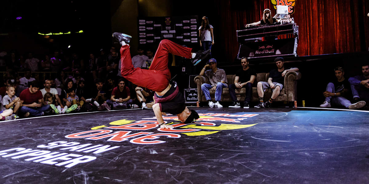 B-Boy Xak: el reto de los vasos @ Técnica de breaking