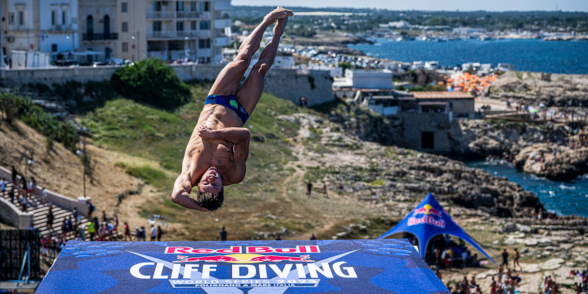 Red Bull Cliff Diving Polignano a Mare Il tuffo di Constantin Popovici