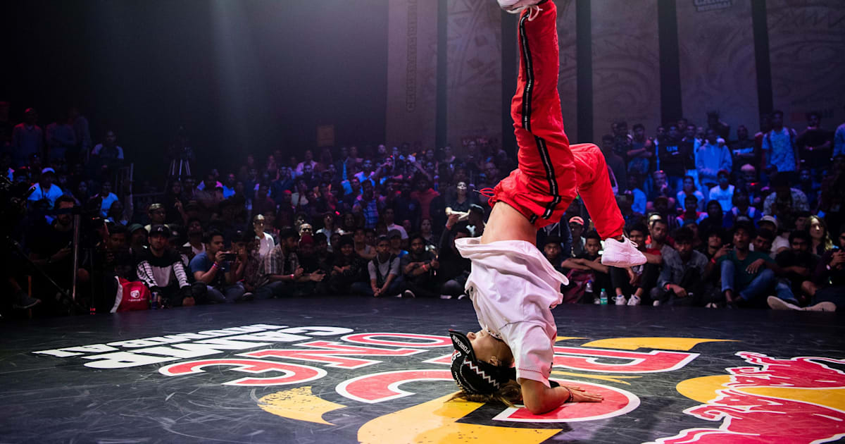 Red Bull BC One: Jilou vs Alessandrina – Round of 16