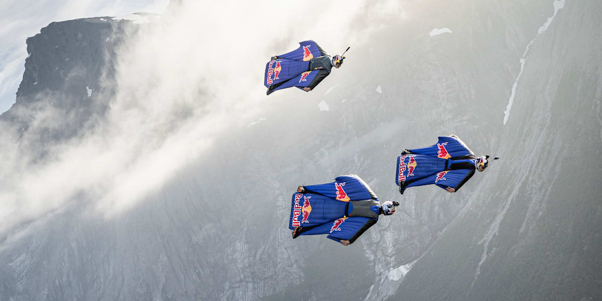 Skydive Red bull