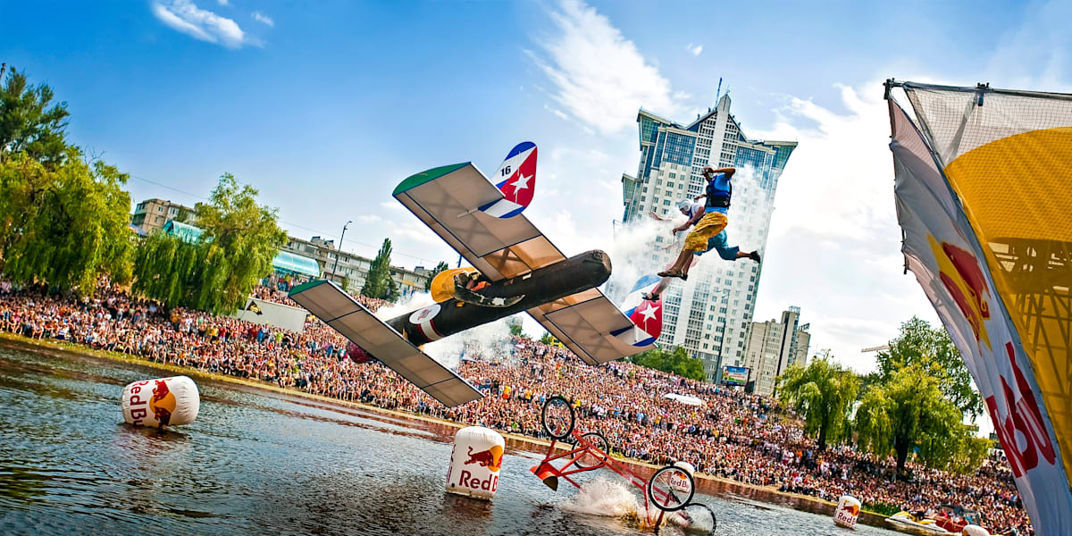 Red Bull Flugtag Die besten Manöver in Bildern 🛩️