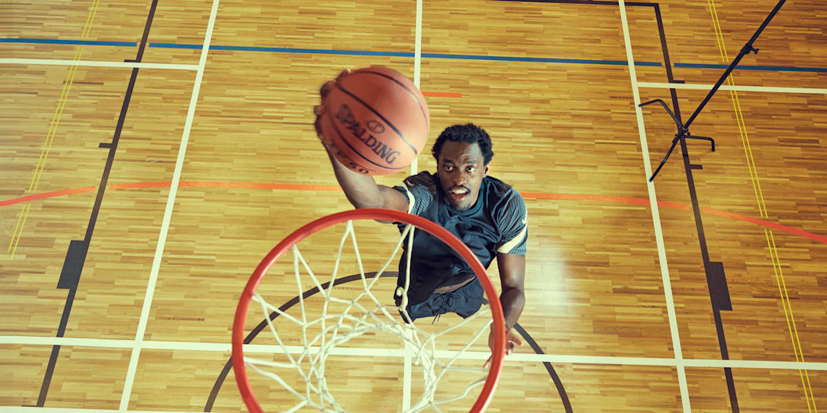 Where can outlet i play basketball