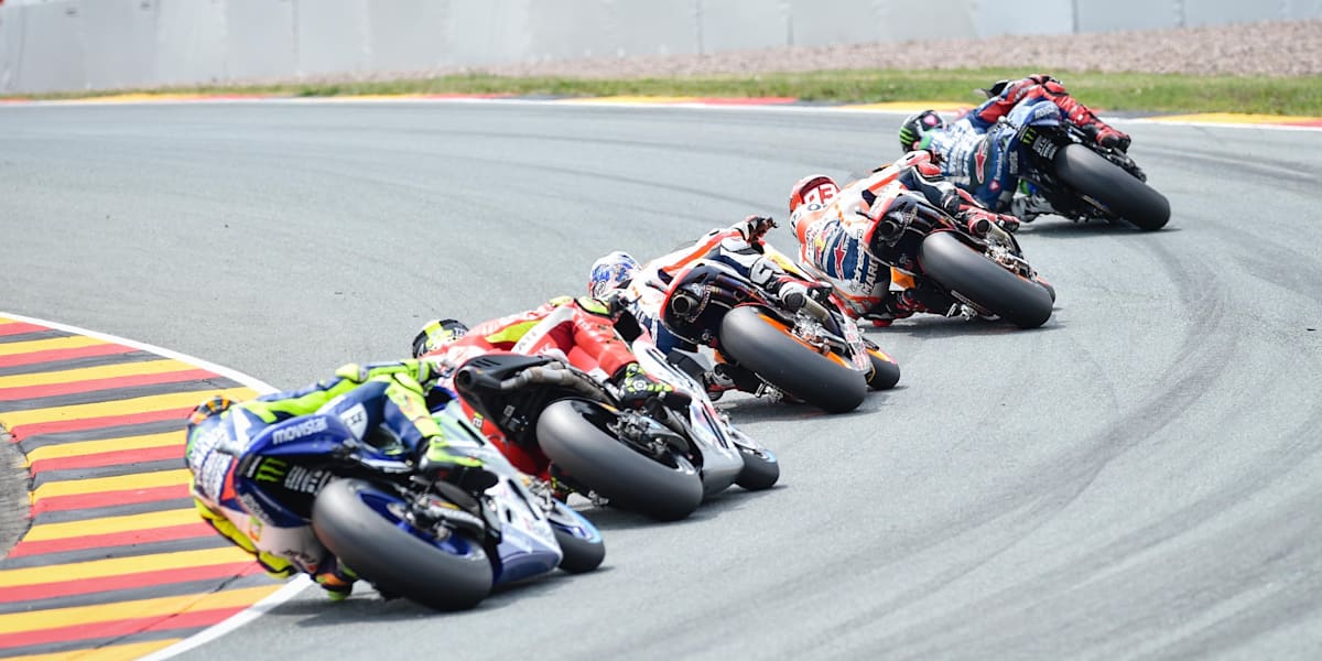レース序盤の先頭争い.jpg