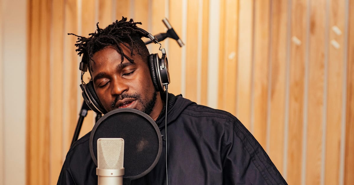 In Studio: Uno July