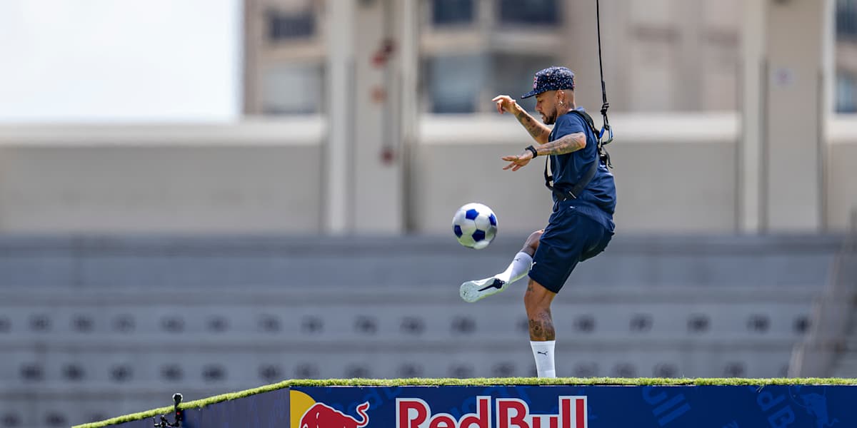 Red Bull Energy Drink – 翼をさずける.
