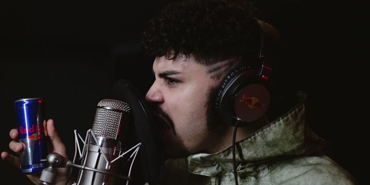 Chi è Izi: la vita del rapper