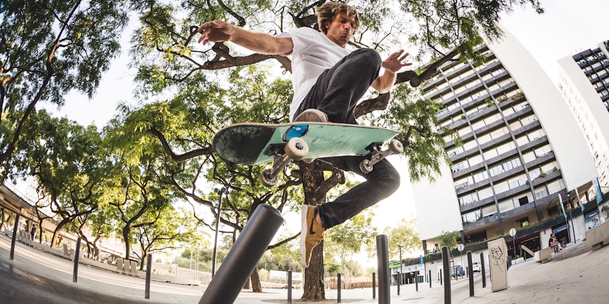 matthias-reich-no-comply-pole-
