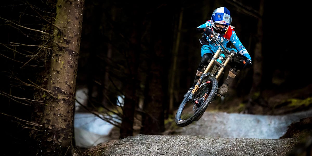 Female mountain bikers Get to know the world s fastest
