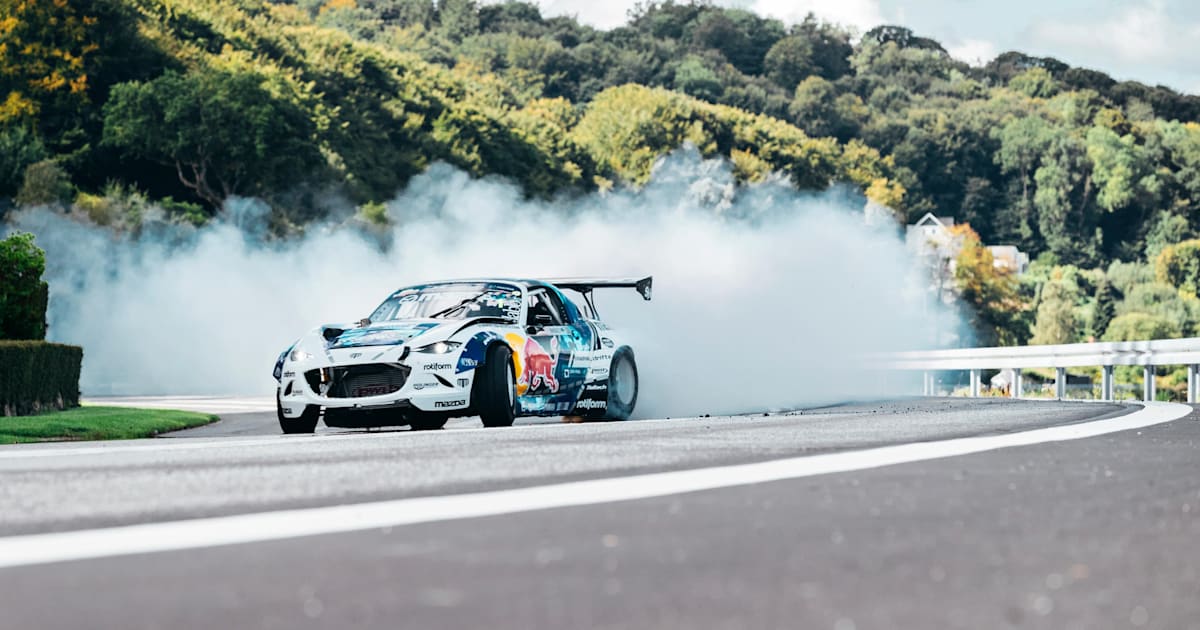 'Mad Mike' Whiddett drifting RADBUL in Denmark