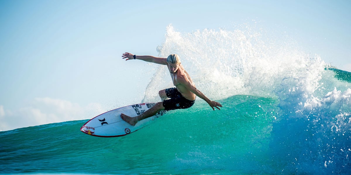 Mejores maniobras de surf que un surfer debe dominar