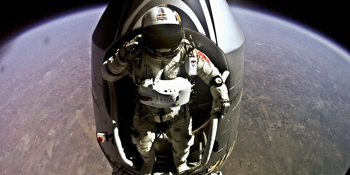 祝5周年】写真と映像で振り返るRed Bull Stratos｜スカイダイビング