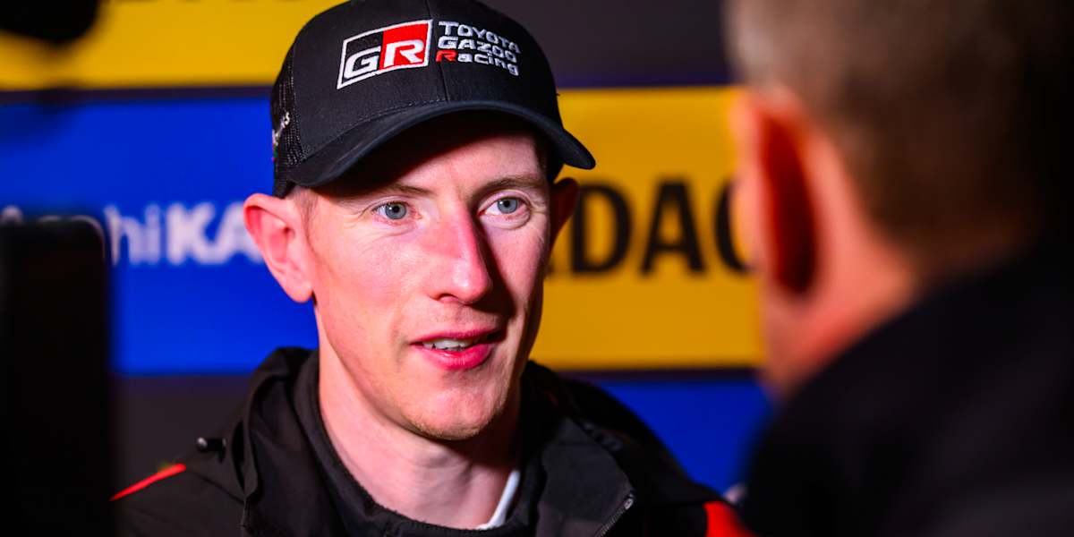 Evans stays cool in tightening WRC title race