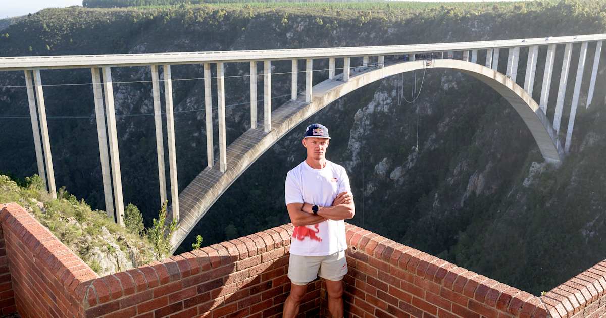 Red Bull Bridge Bars: Crossing a bridge on 600 monkey bars