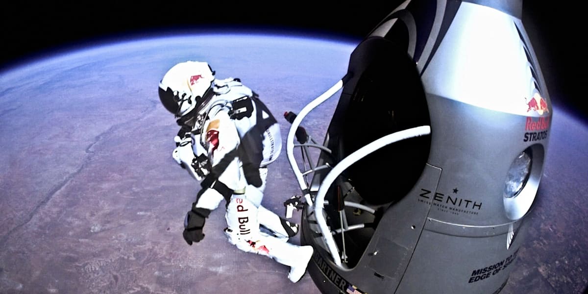 『スペース・ジャンプ』：トレーラー 成層圏ダイブ【Red Bull Stratos】10周年