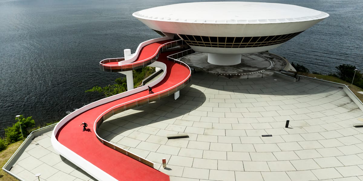 Concrete Dreams』：ペドロ・バロスがオスカー・ニーマイヤー建築作品 
