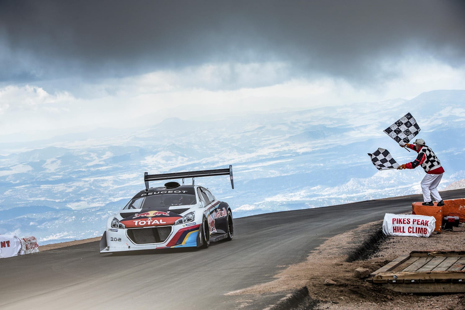 King Of The Peak Loeb S Race To The Clouds Naeytae lisaeae sivusta pikes peak international hill climb (official site) facebookissa. king of the peak loeb s race to the clouds