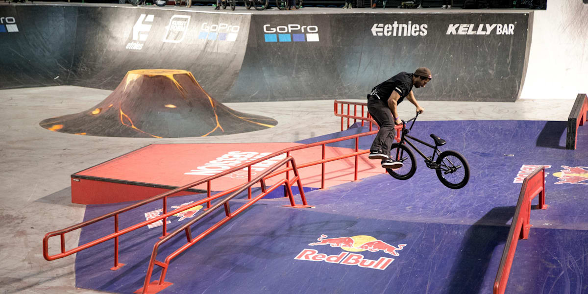 Garrett Reynolds Simple Session 2018 BMX Street winning run