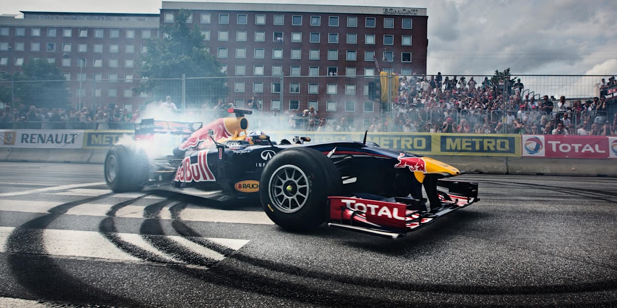 kandidat erektion ordbog Kom og mærk suset d. 9 juni til Red Bull Racing Showrun