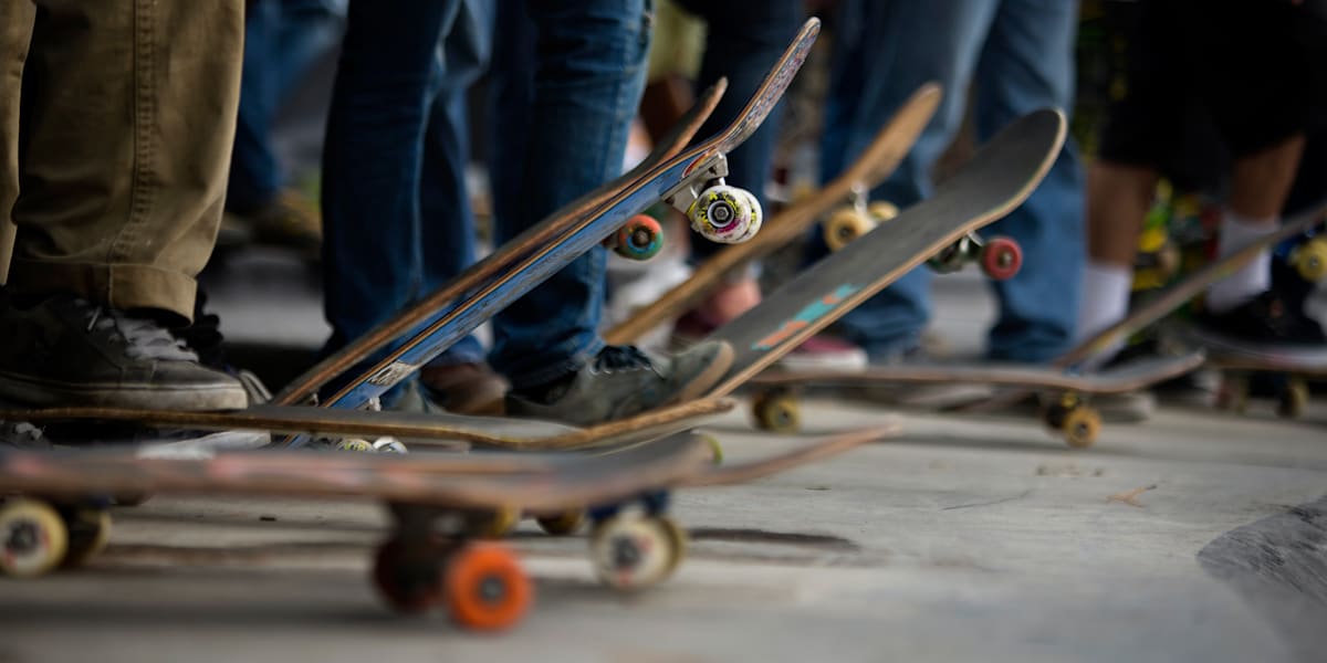 OLD SCHOOL VS. MODERN SKATEBOARD 