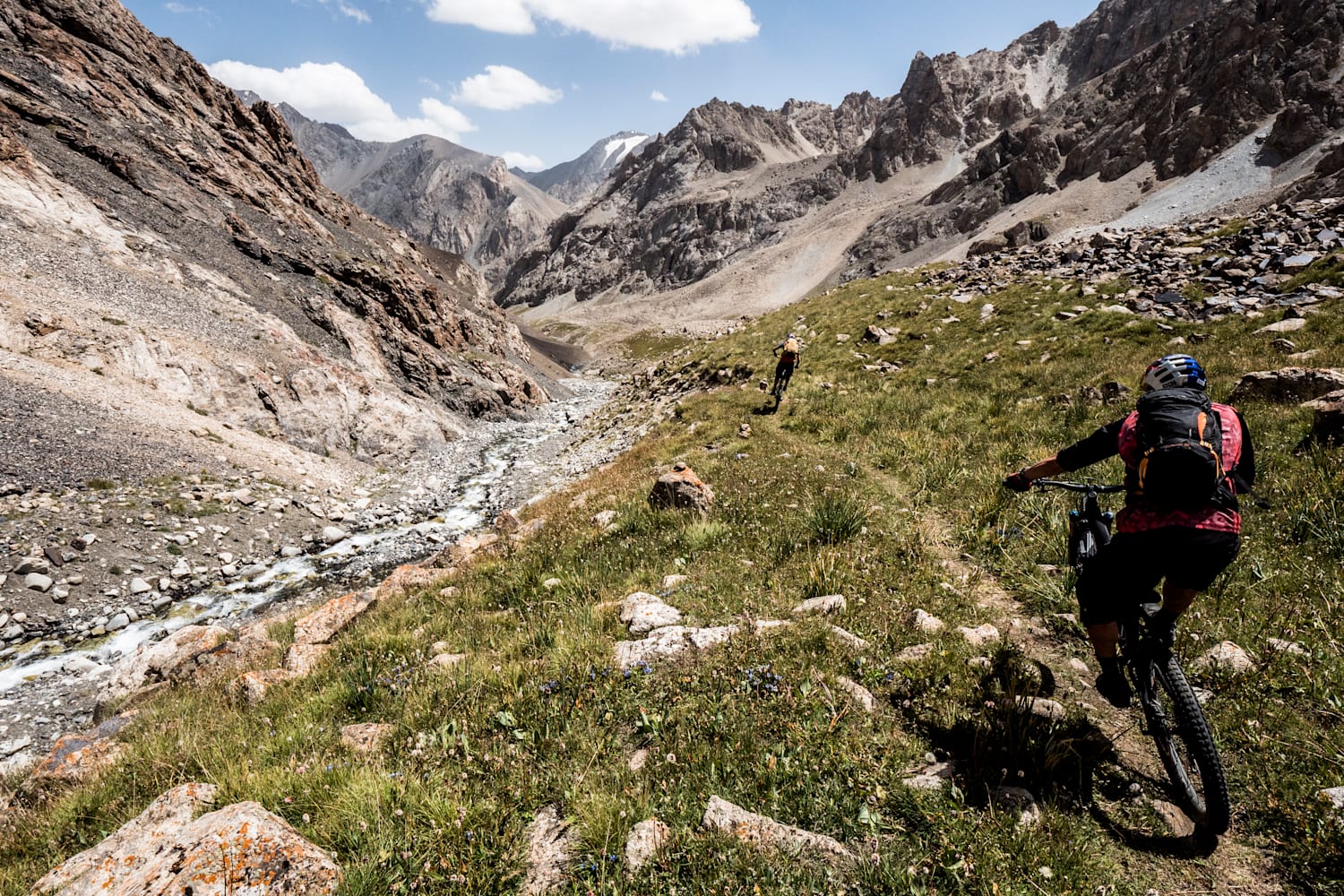 accessories for mountain bike riding