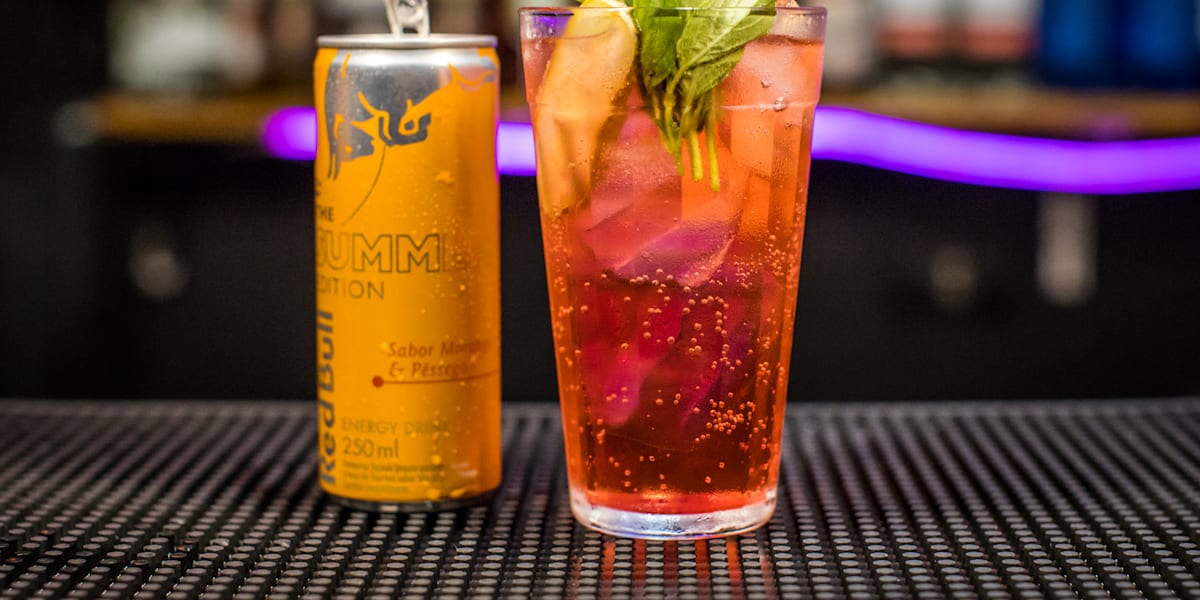 Drinks com Red Bull aprenda receitas pro verão