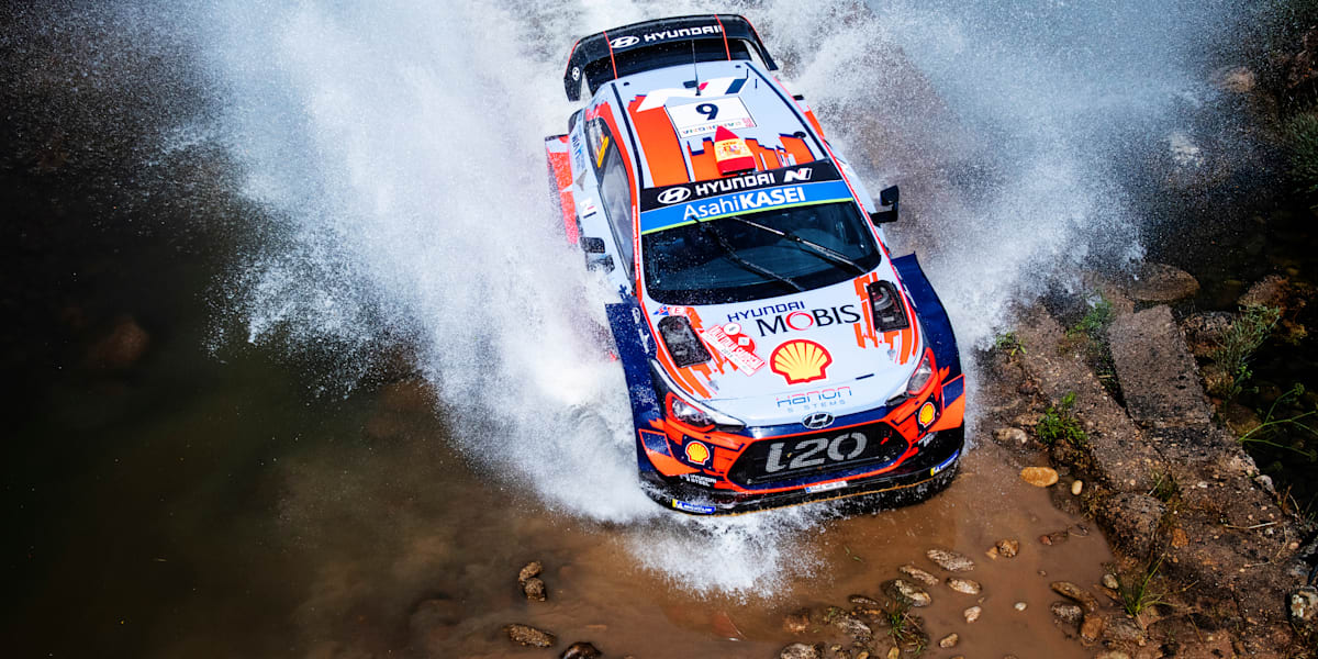 Hyundai i20 WRC Jump