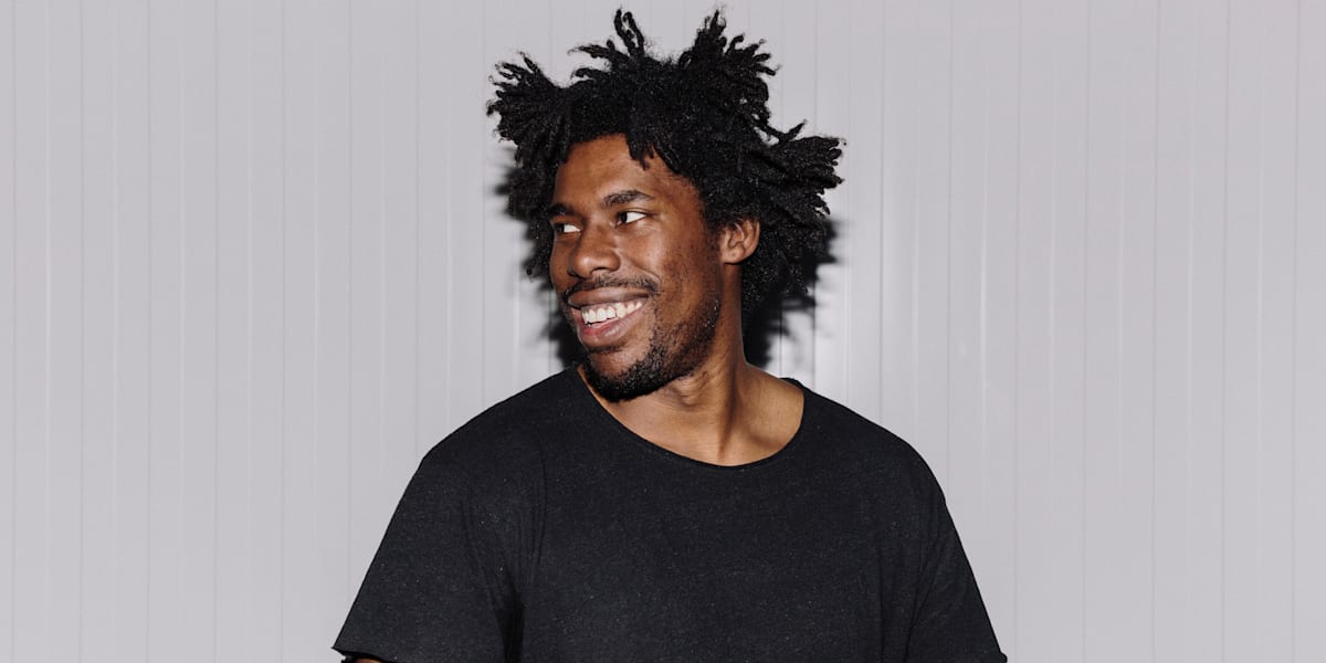 7 facts you should know about Flying Lotus *list*