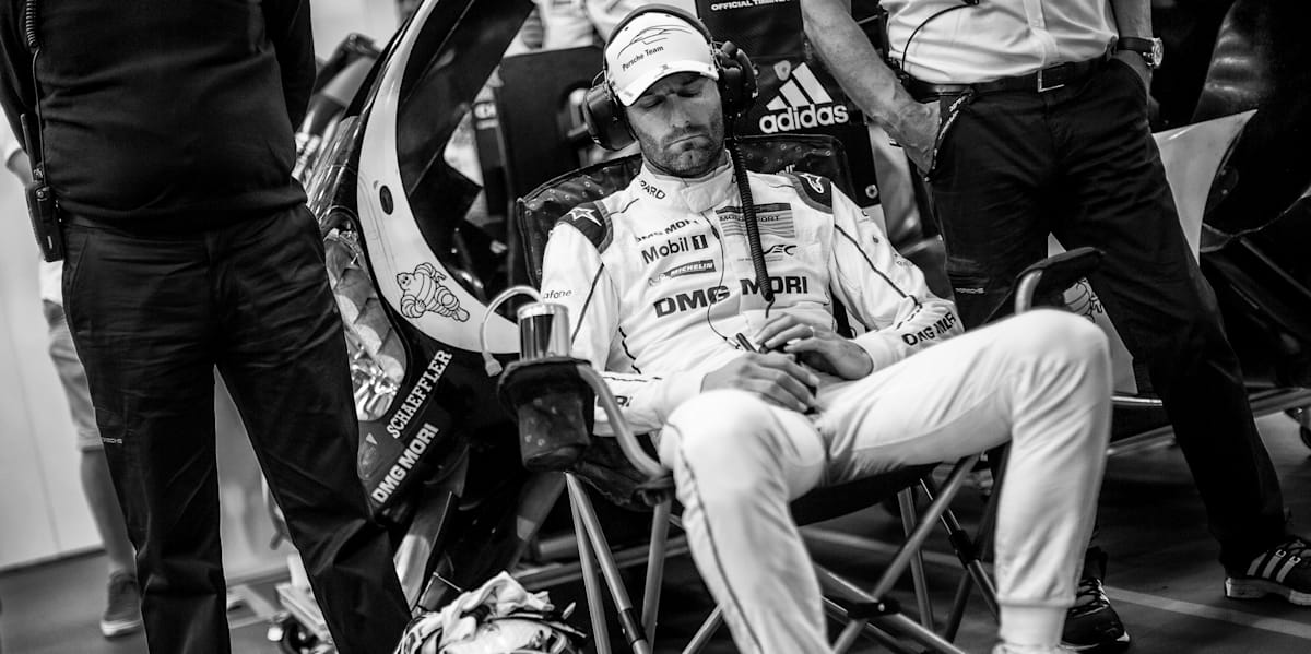 Mark ber Racing driver retires in Bahrain *images*