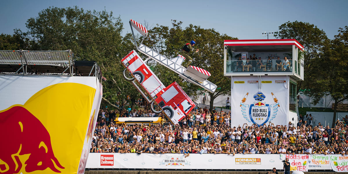5 motive să participi la Red Bull Flugtag