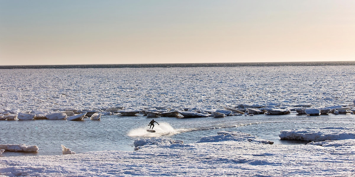 Brian Grubb beim EisbergWakeskaten in Cape Cod