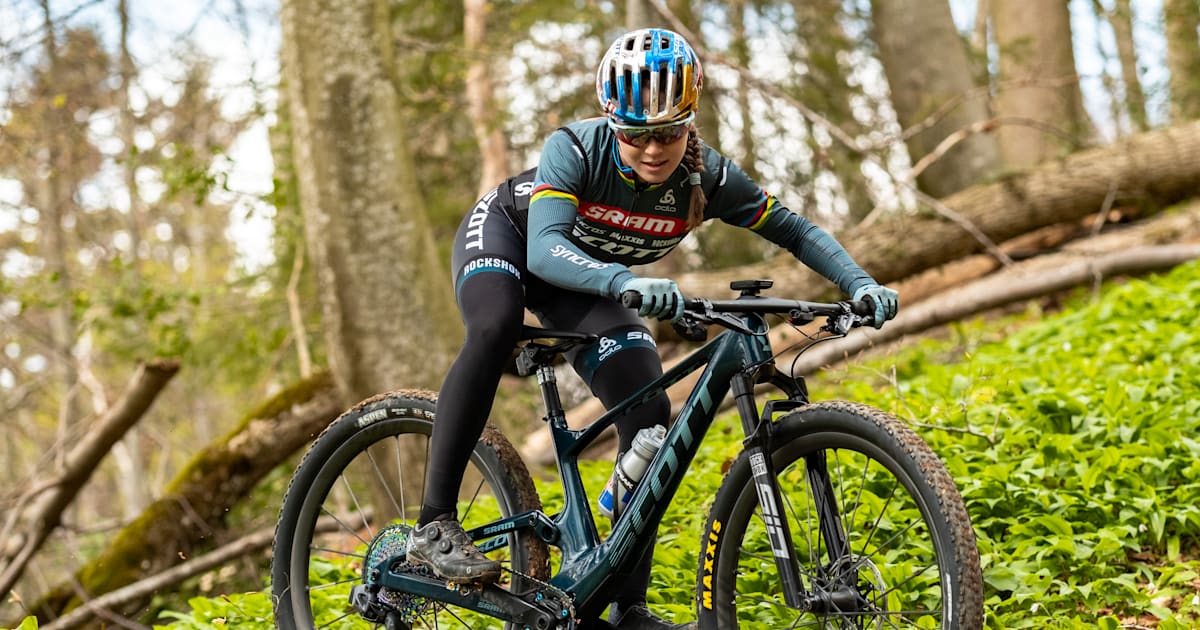 Nino Schurter Lars Foster bike check Scott Spark RC