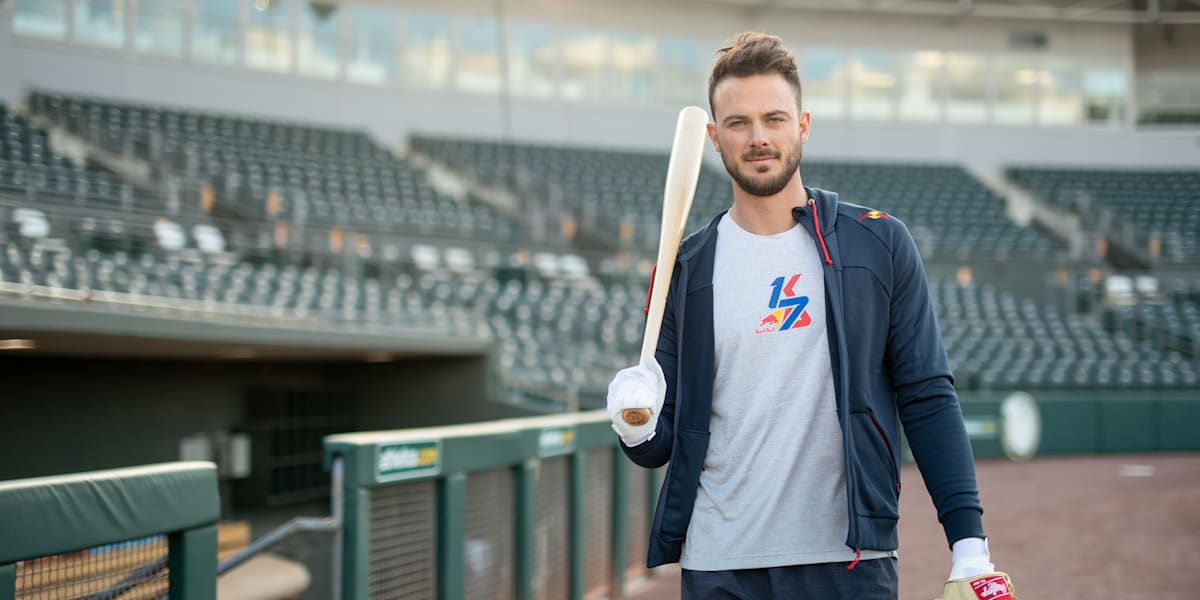Kris Bryant on X: Excited to help kick off the “Step Up with Midwest  Express Clinic” challenge. Set your personal step goal & post a photo  of you and your friends working