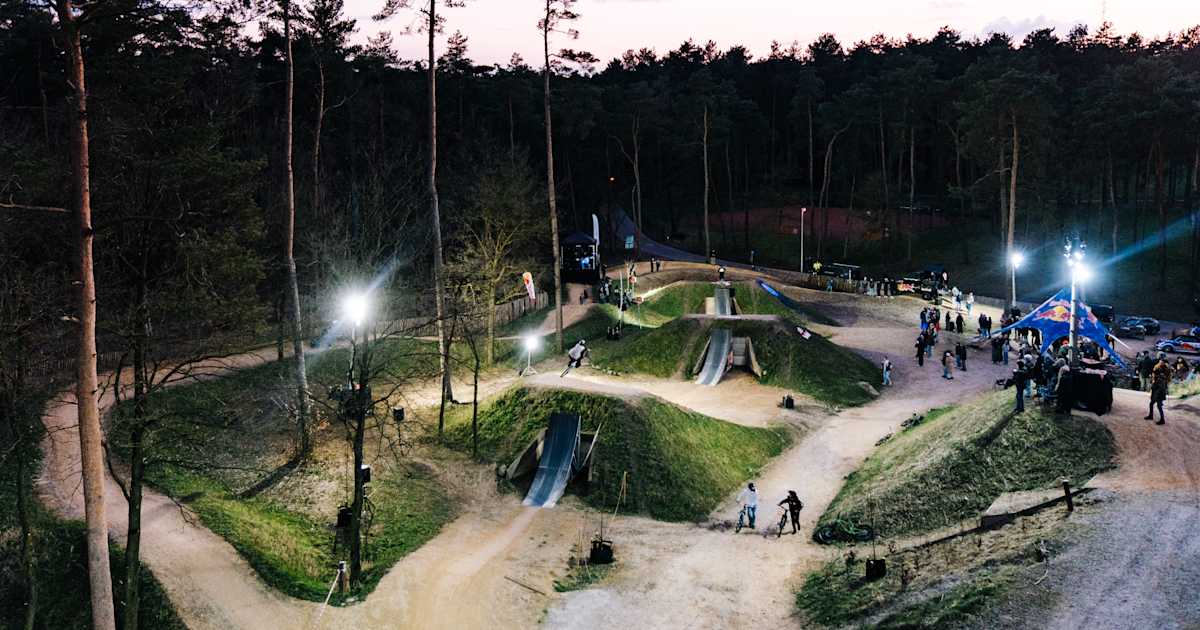 dit-was-red-bull-full-moon-dirt-park-in-genk
