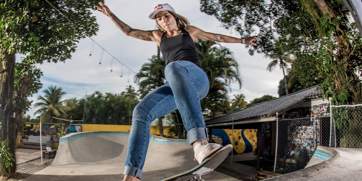 Skateboard Signé Leticia Bufoni The Berrics 'Do A Kickflip!' - 8 Pouces - Neuf Collector