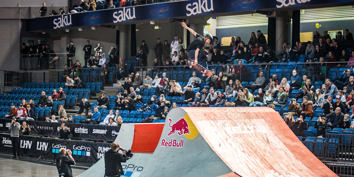 11 Professional Skateboarders You Need to Know About