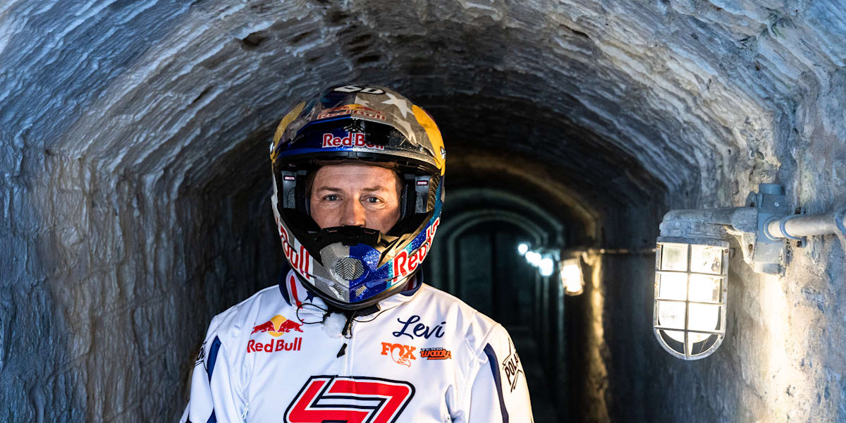 Red bull sales snowmobile helmet