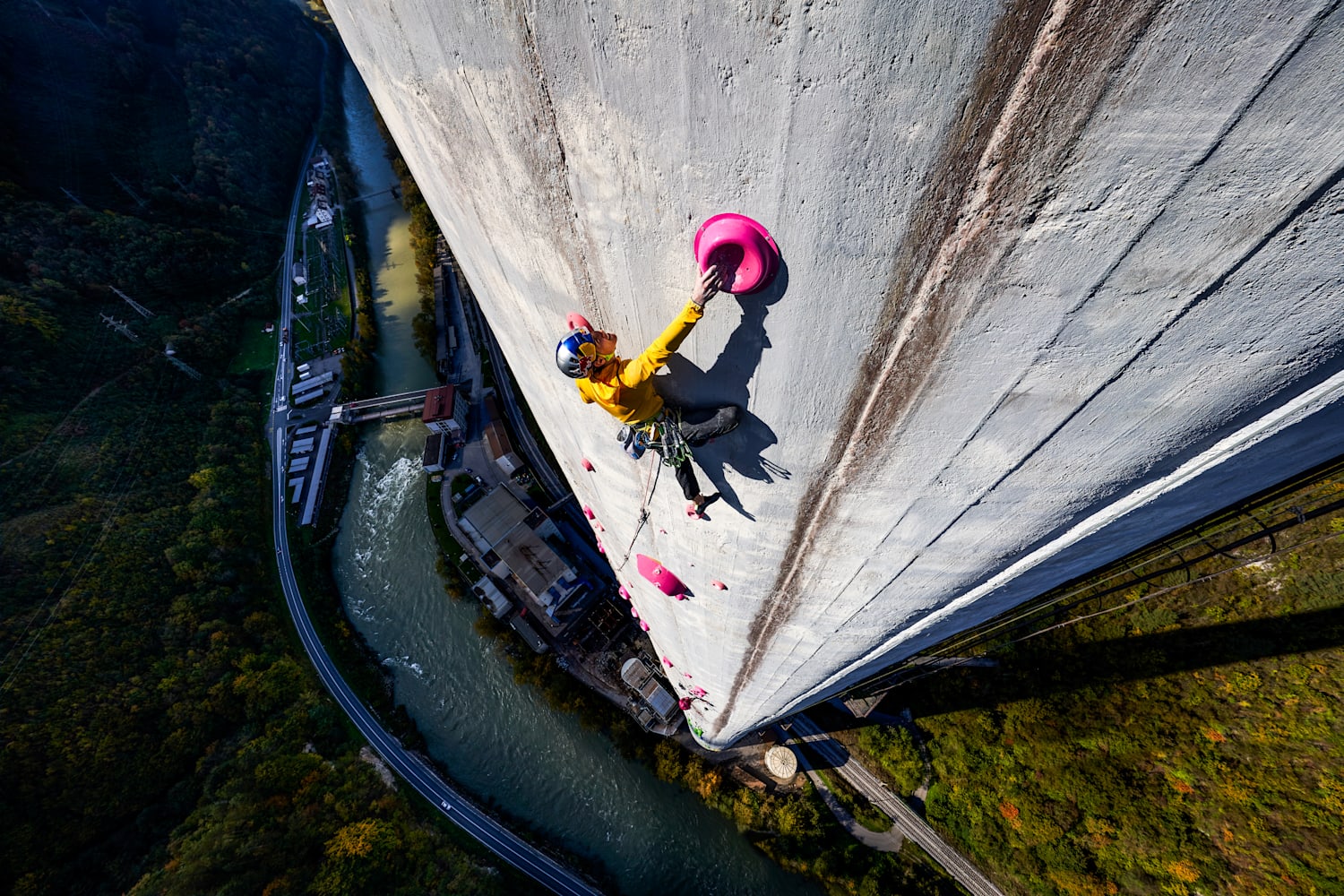 360 Ascent 煙突への登頂 ヤンヤ ガンブレットとドメン スコフィッチのヨーロッパ最高峰への挑戦
