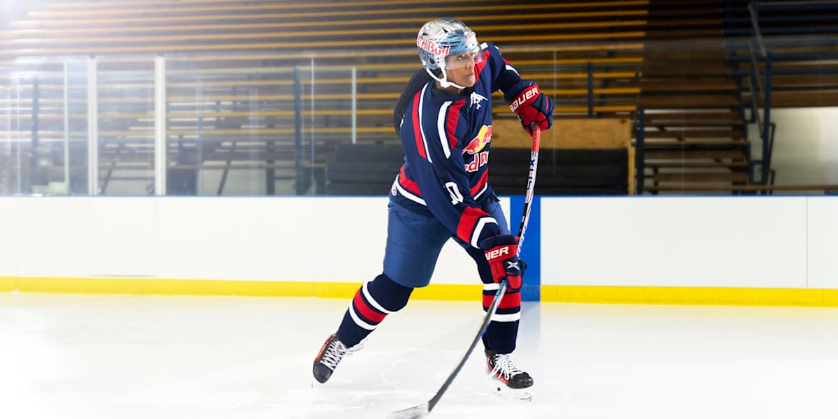 Laila Edwards: Breaking women’s hockey barriers