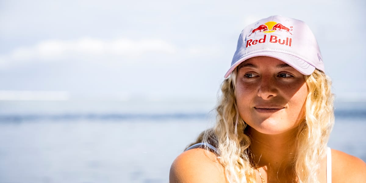 Izzi Gomez: Get to know the pro surfer from Colombia